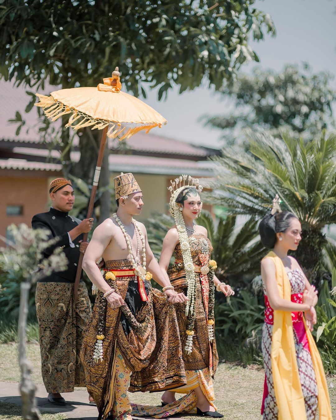 Mengapa Sri Ratu Rias Pengantin Jadi Pilihan Utama Warga Cilacap?